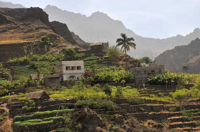 Village et cultures en terrasse au Cabo Verde