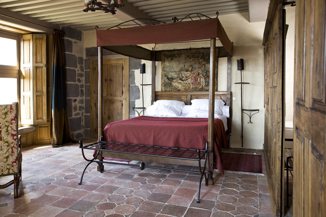 chambres d'hôte haut de gamme en Auvergne Chateau de Montaigut le blanc