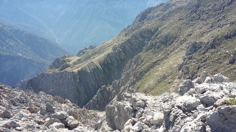 Chemin dans les gorges en Crète