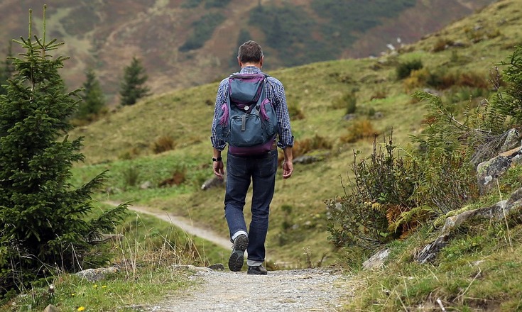 Hiking with the family in Auvergne with Aluna Voyages