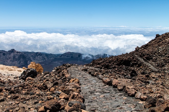 Hiking tour in Canary islands with Aluna Voyages