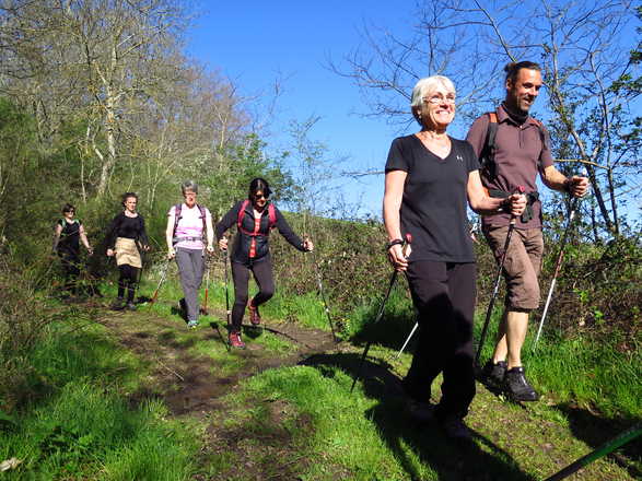 marche nordique en Auvergne avec Aluna voyages