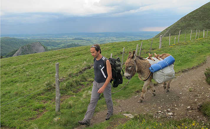 randonnée avec un âne en Auvergne