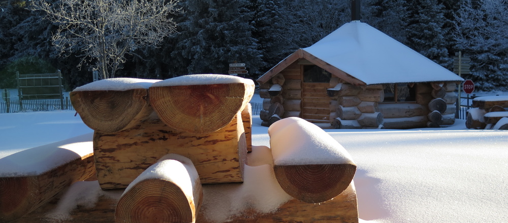 Cabane sous la neige en Auvergne