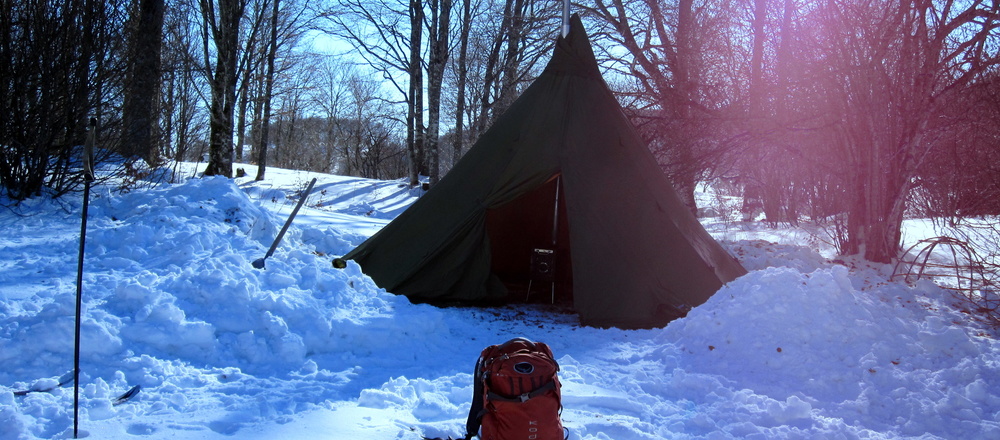 raid en raquettes et bivouac tipi avec Aluna Voyages