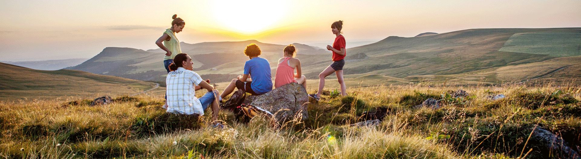 Formulaire de demande de devis - Les plus belles randonnées entre lacs et volcans d'Auvergne | Aluna Voyages