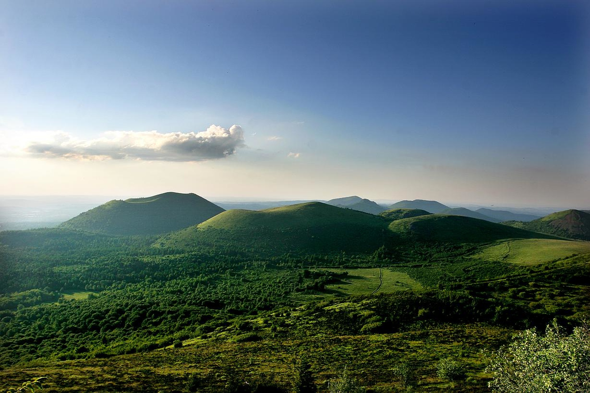 3 jours de randonnée accompagnée sur les volcans d'Auvergne