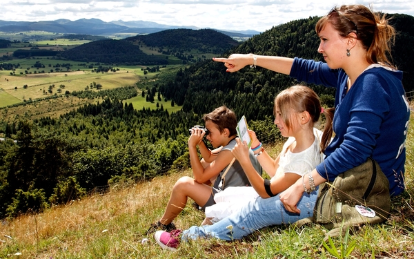Séjours en famille et randonnées en Auvergne-Rhône Alpes